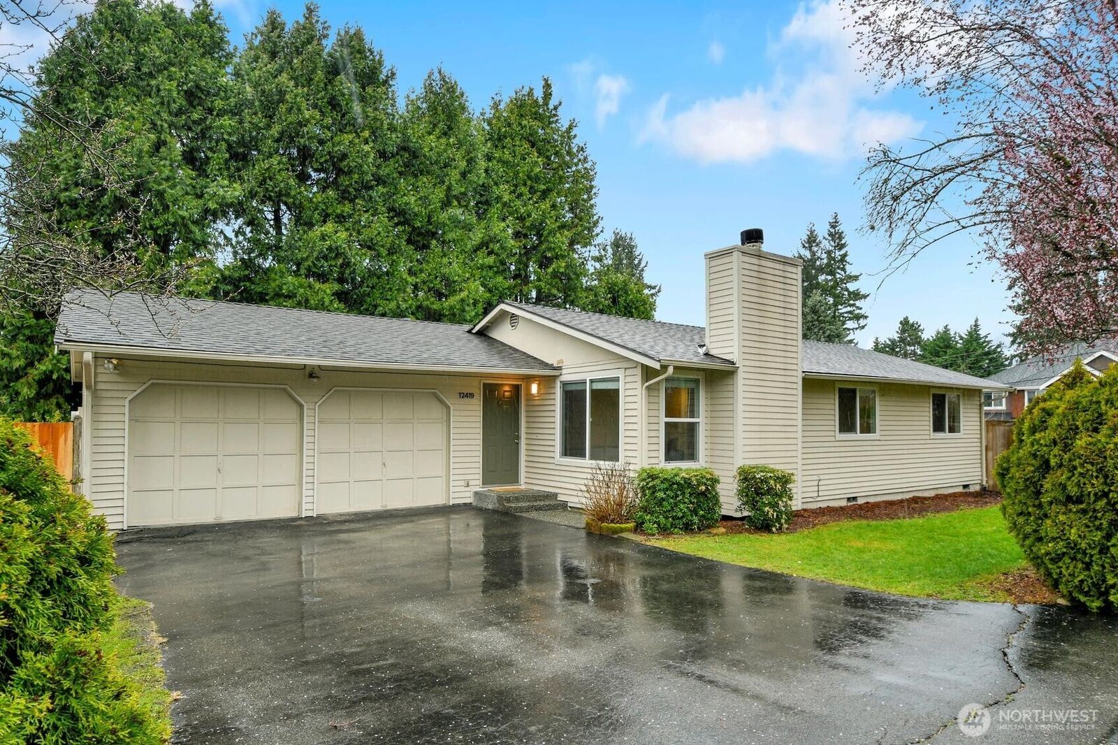 Property Photo:  12419 NE 107th Place  WA 98033 