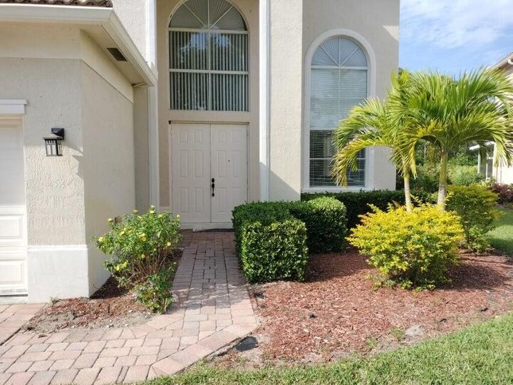 Property Photo:  5671 Sunberry Circle  FL 34951 