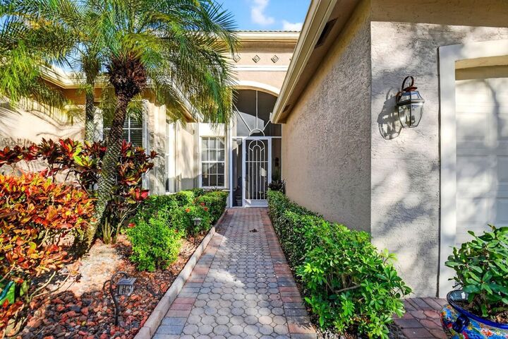 Property Photo:  7615 Tarpon Cove Circle  FL 33467 