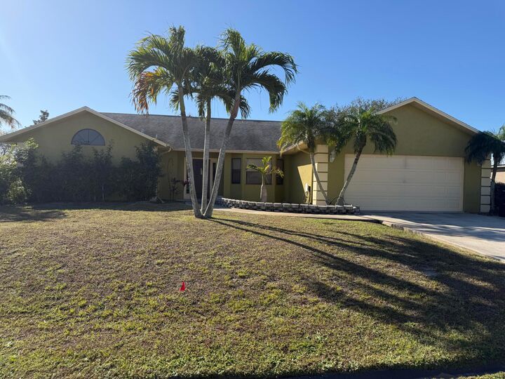 Property Photo:  222 SW Fairchild Avenue  FL 34984 