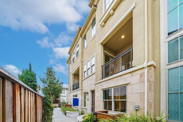 Property Photo:  323 Harcot Terrace  CA 94085 