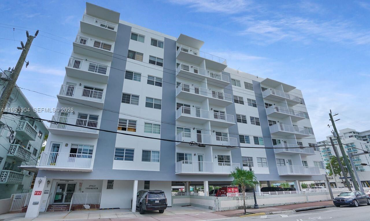 Property Photo:  1130 11th St 6J  FL 33139 