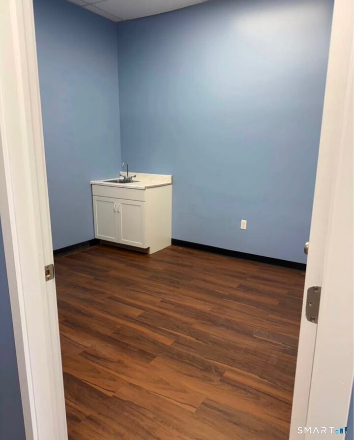 Property Photo:  412 Cromwell Avenue  CT 06067 