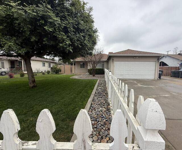 Property Photo:  2517 S Court Street  CA 93277 