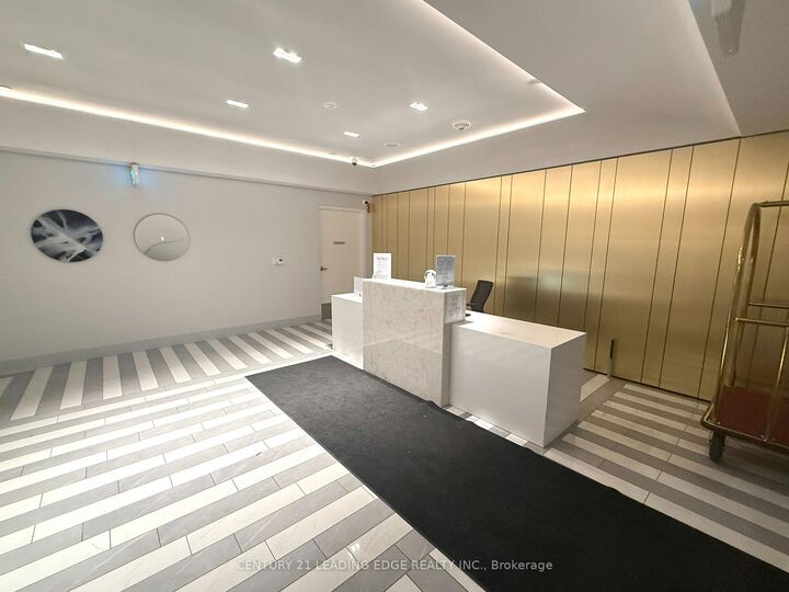 Property Photo:  26 Gibbs Road W 630  ON M9B 0E3 