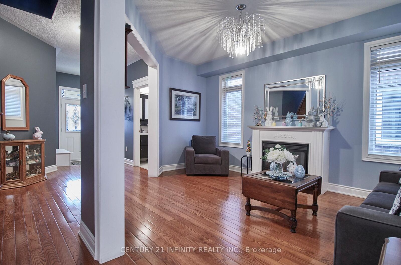 Property Photo:  1599 Quail Run Drive  ON L1K 0E1 