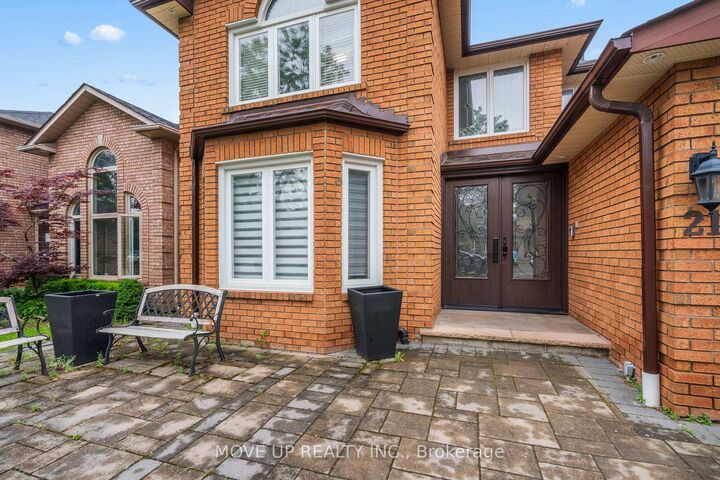 Property Photo: 21 Gaby Court ON L4C 8X1
