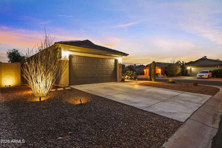 Property Photo:  2013 W Prospector Way  AZ 85144 