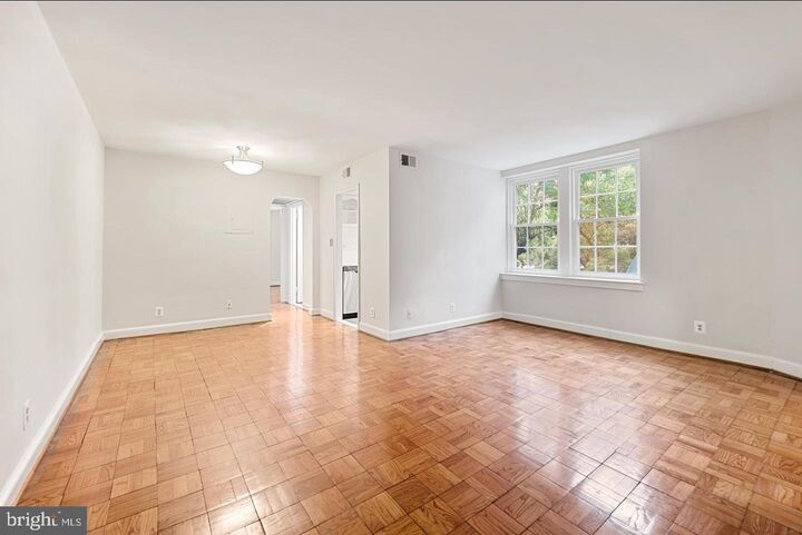 Property Photo:  30 S Old Glebe Road 106-E  VA 22204 