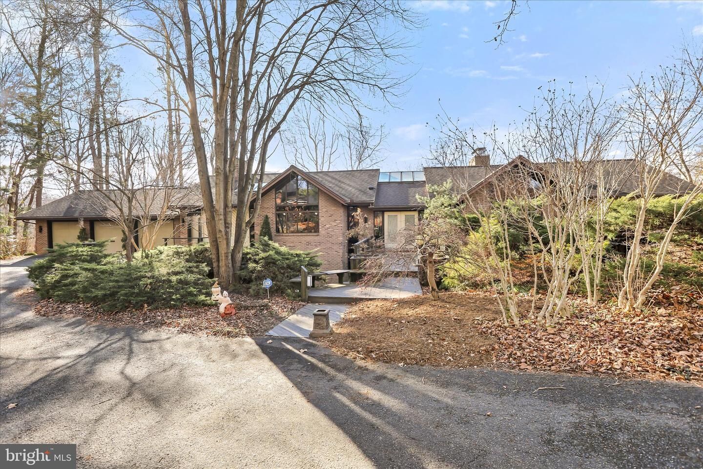 Property Photo:  