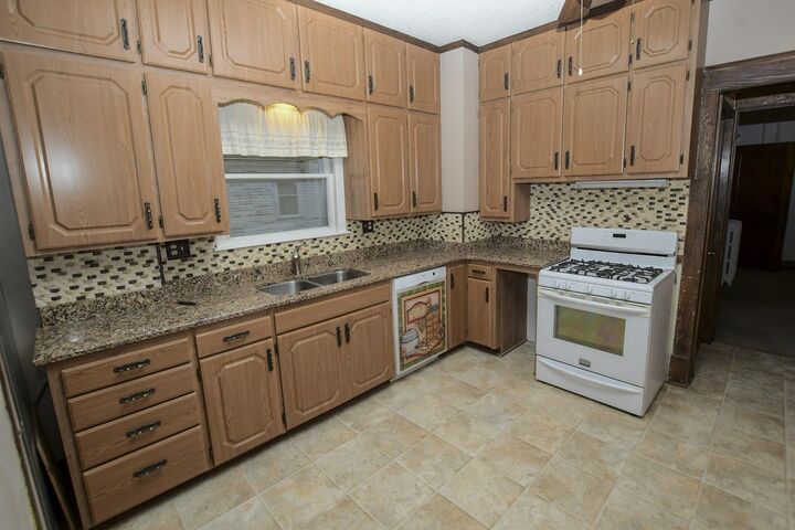 Property Photo:  412 Anderson Street  IA 50130 