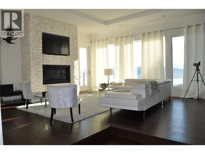 Photo de la propriété:  1843 Diamond View Drive  BC V1Z 4B7 