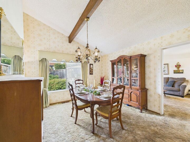 Property Photo: 836 Hawthorne Dr CA 94572