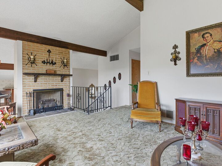 Property Photo:  836 Hawthorne Dr  CA 94572 