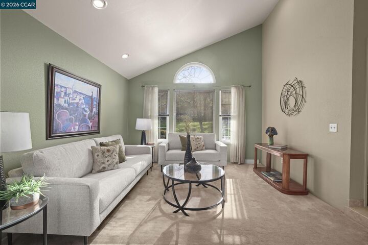 Property Photo:  1109 Discovery Way  CA 94521 