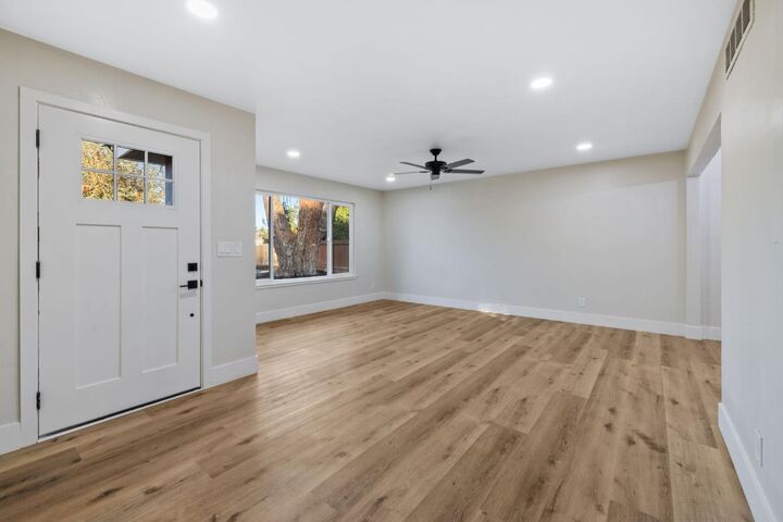 Property Photo:  5374 N Santa Fe Avenue  CA 93711 