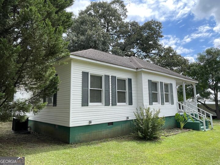 Property Photo:  2012 29th Boulevard  AL 36854 