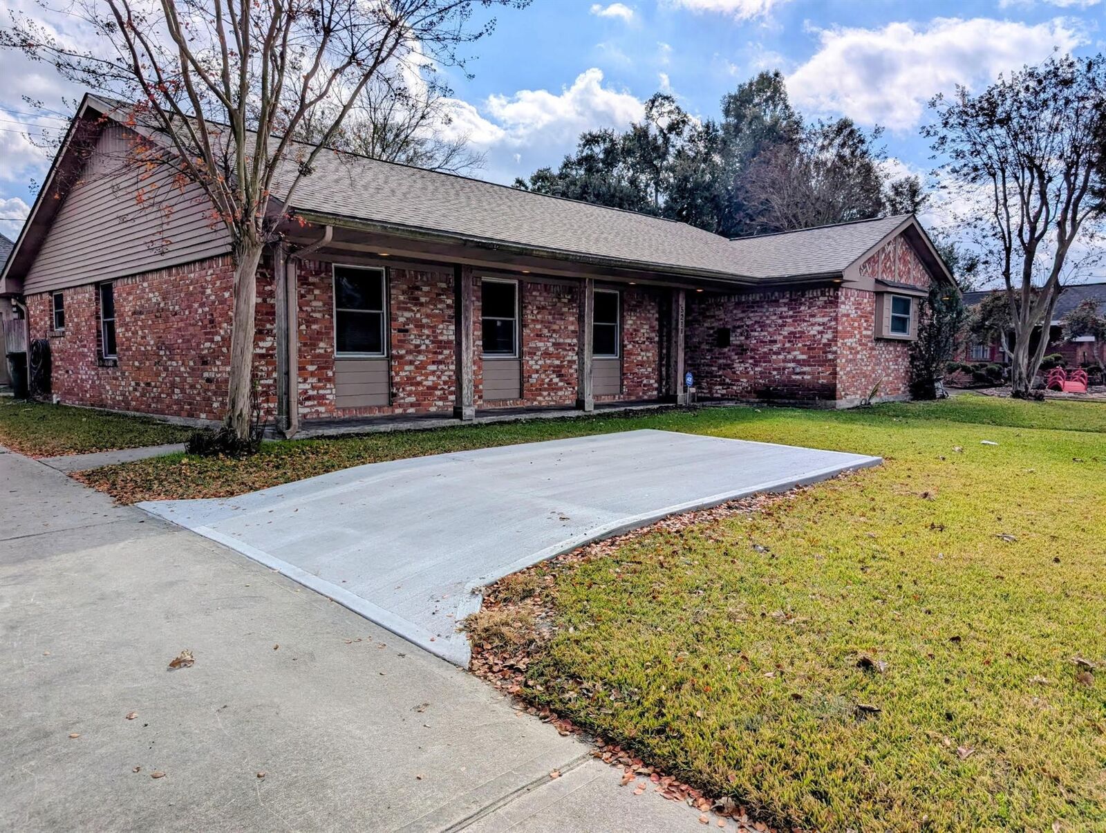 Property Photo:  5211 W Bellfort Avenue  TX 77035 
