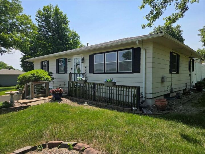 Property Photo:  508 E Price Avenue  MO 64485 
