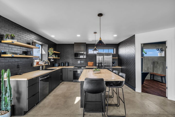 Property Photo:  1380 E 5300 S  UT 84751 