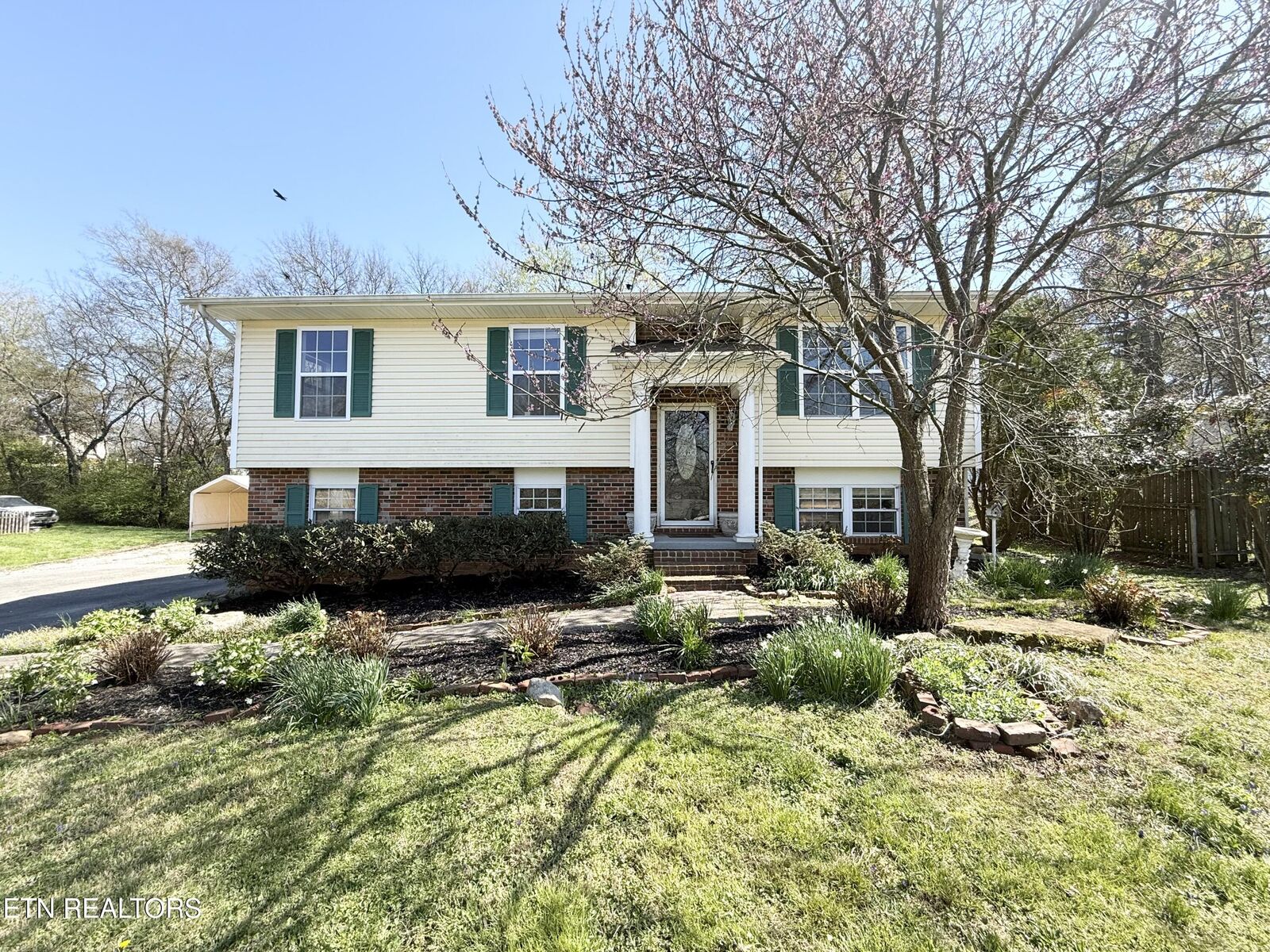 Property Photo:  220 Brampton Rd  TN 37934 