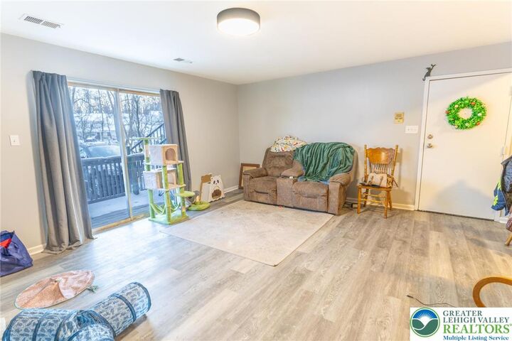 Property Photo: 2010 Glendale Avenue A1 PA 18018