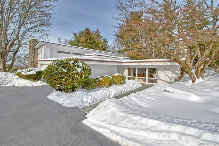 Property Photo:  132 Ridgecrest Road  NY 10510 