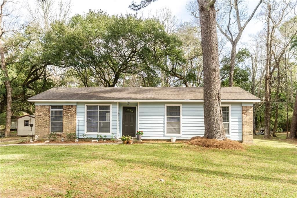 Property Photo:  8601 Cedar Wood Drive E  AL 36582 