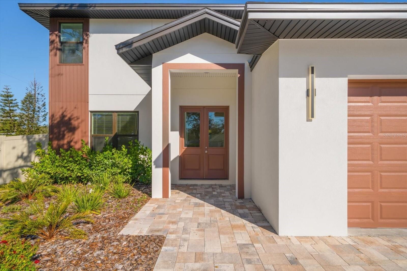 Property Photo: 14733 Sunset Drive FL 33774