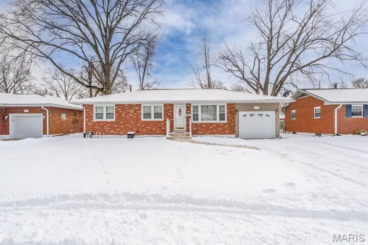 Property Photo:  2570 Boyle Avenue  IL 62040 