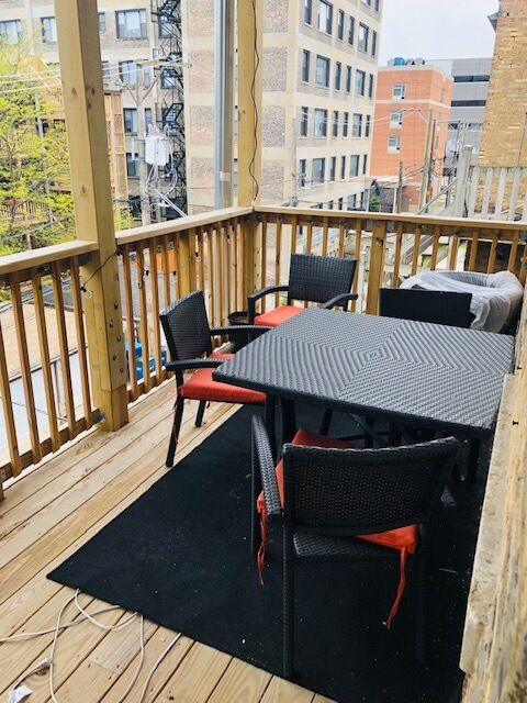 Property Photo: 830 W Leland Avenue 302 IL 60640