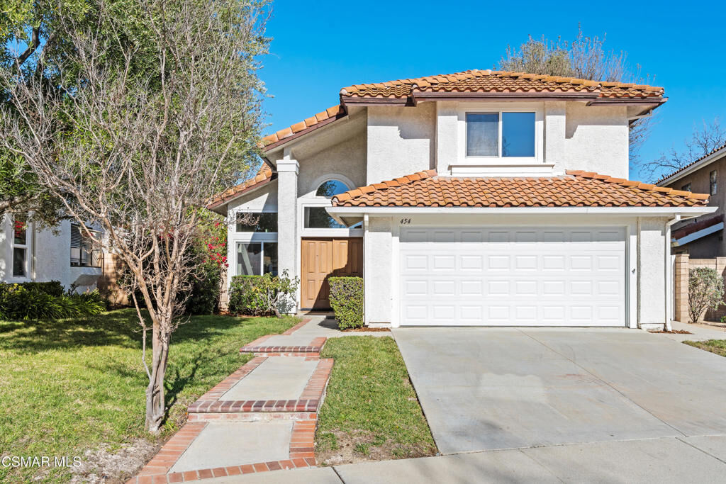 Property Photo: 454 Savona Way CA 91377