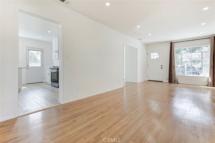 Property Photo:  3055 Sycamore Avenue  CA 91214 