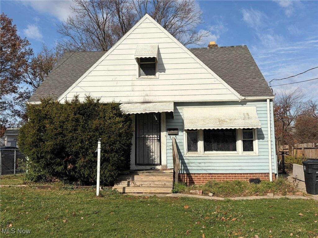 Property Photo:  16705 Deforest Avenue  OH 44128 