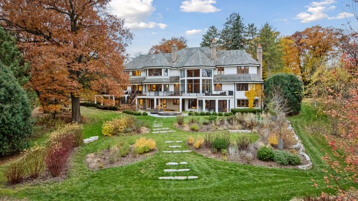 Property Photo:  2505 Cedar Point Drive  MN 55391 