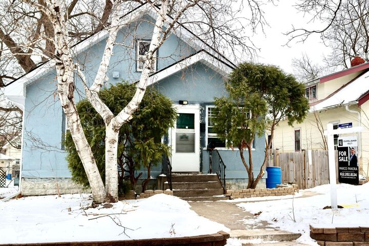 Property Photo:  2410 Ferrant Place  MN 55411 