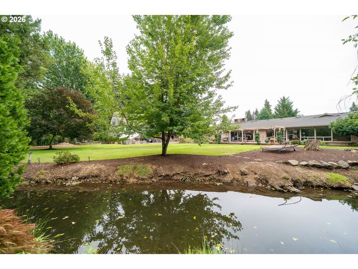 Property Photo: 455 W High St OR 97383