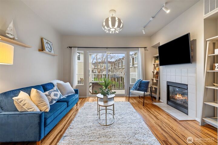 Property Photo:  11895 NE 163rd Place 20-3  WA 98011 