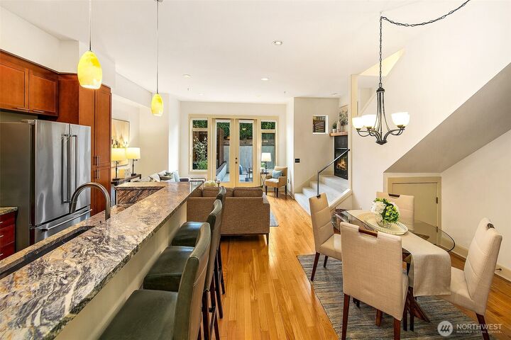 Property Photo:  61  Pine Street 203  WA 98020 