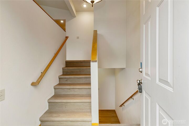 Property Photo:  2078 SE 8th Drive  WA 98055 