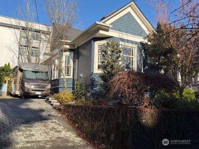 Property Photo:  1412 E Thomas Street  WA 98112 
