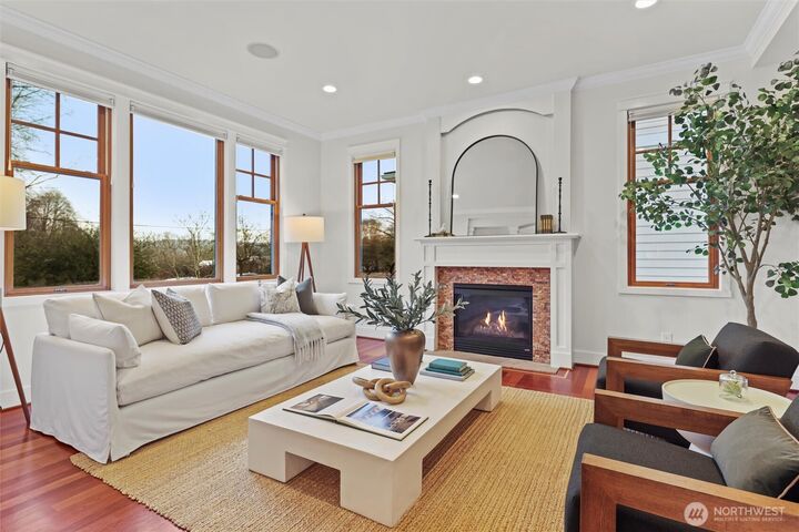 Property Photo: 3710 NE 41st Street WA 98105