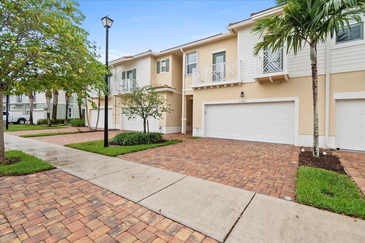 Property Photo:  11944 Cypress Key Way Way  FL 33411 