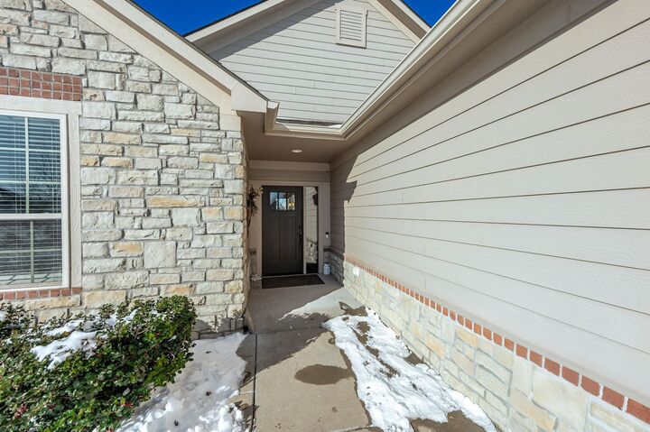 Property Photo:  4883 N Prestwick Ave  KS 67226-7633 