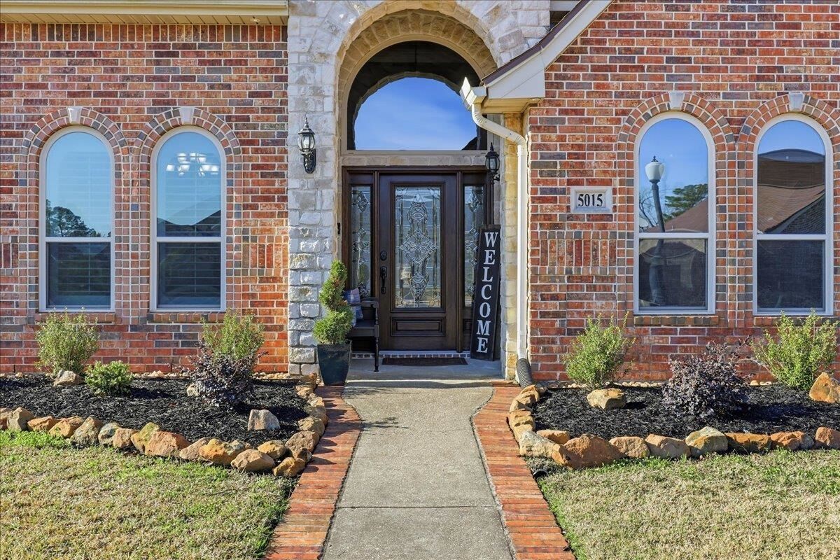 Property Photo:  5015 Kings Court  TX 77630 