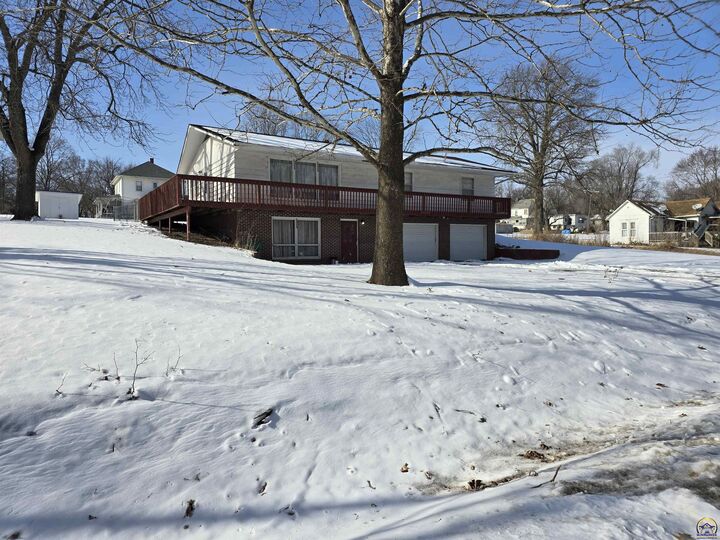 Property Photo:  207 Eastern Ave  KS 66419 