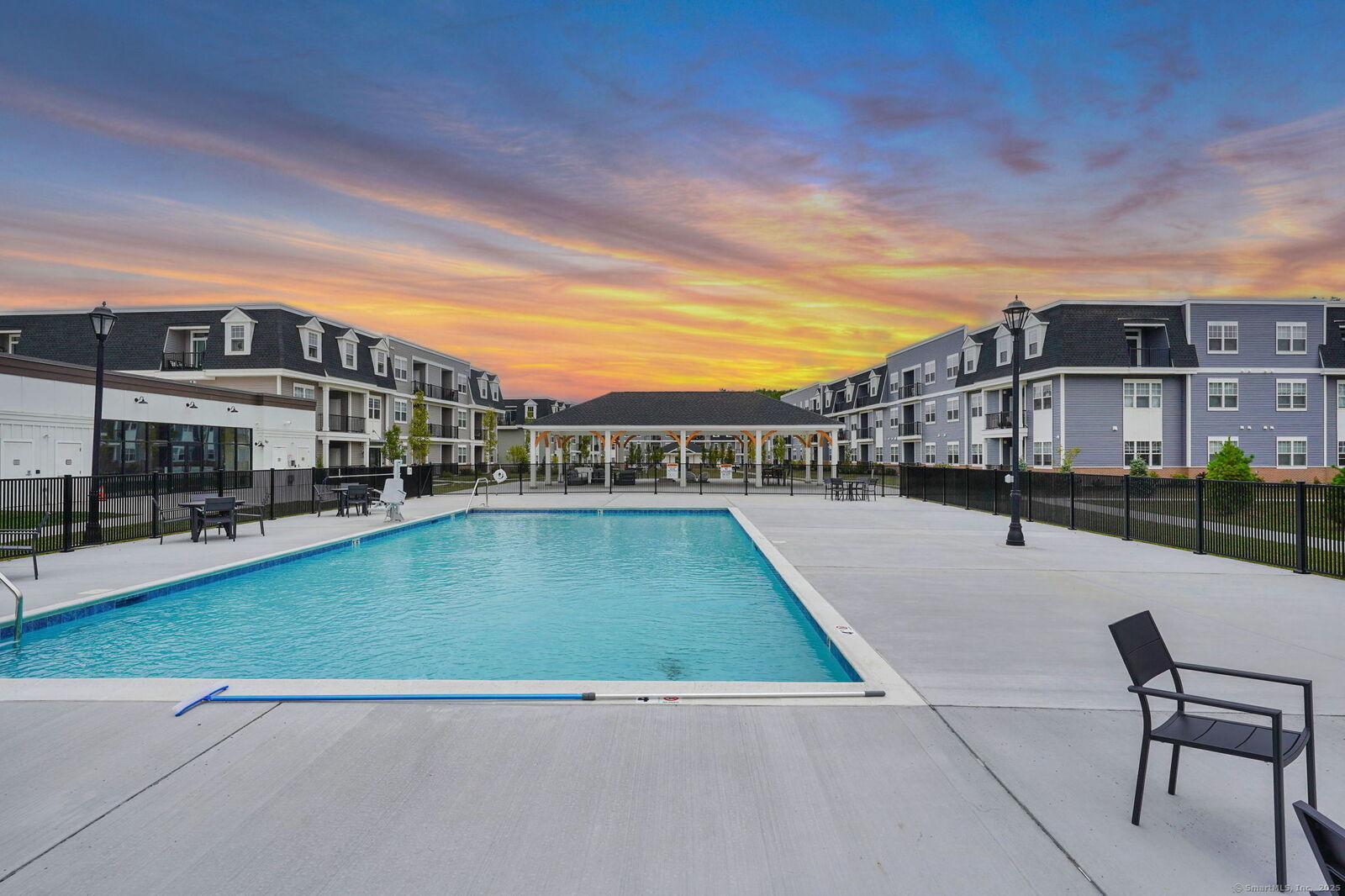 Property Photo: 280 Salmon Brook Street 1204 CT 06035