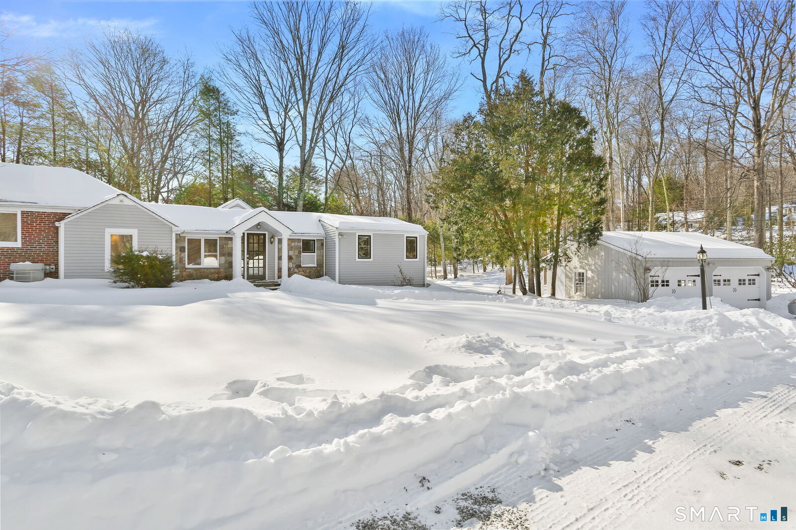 Property Photo:  815 Valley Road  CT 06840 