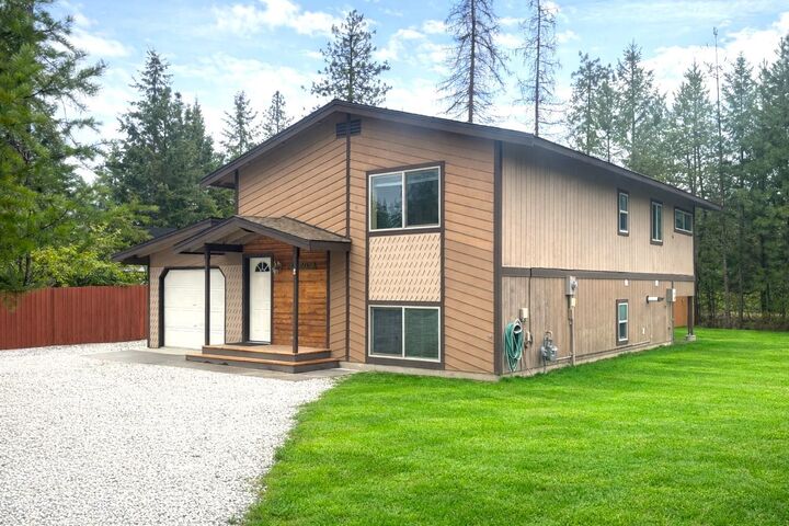 Property Photo:  4020 A Maple St  WA 99148 