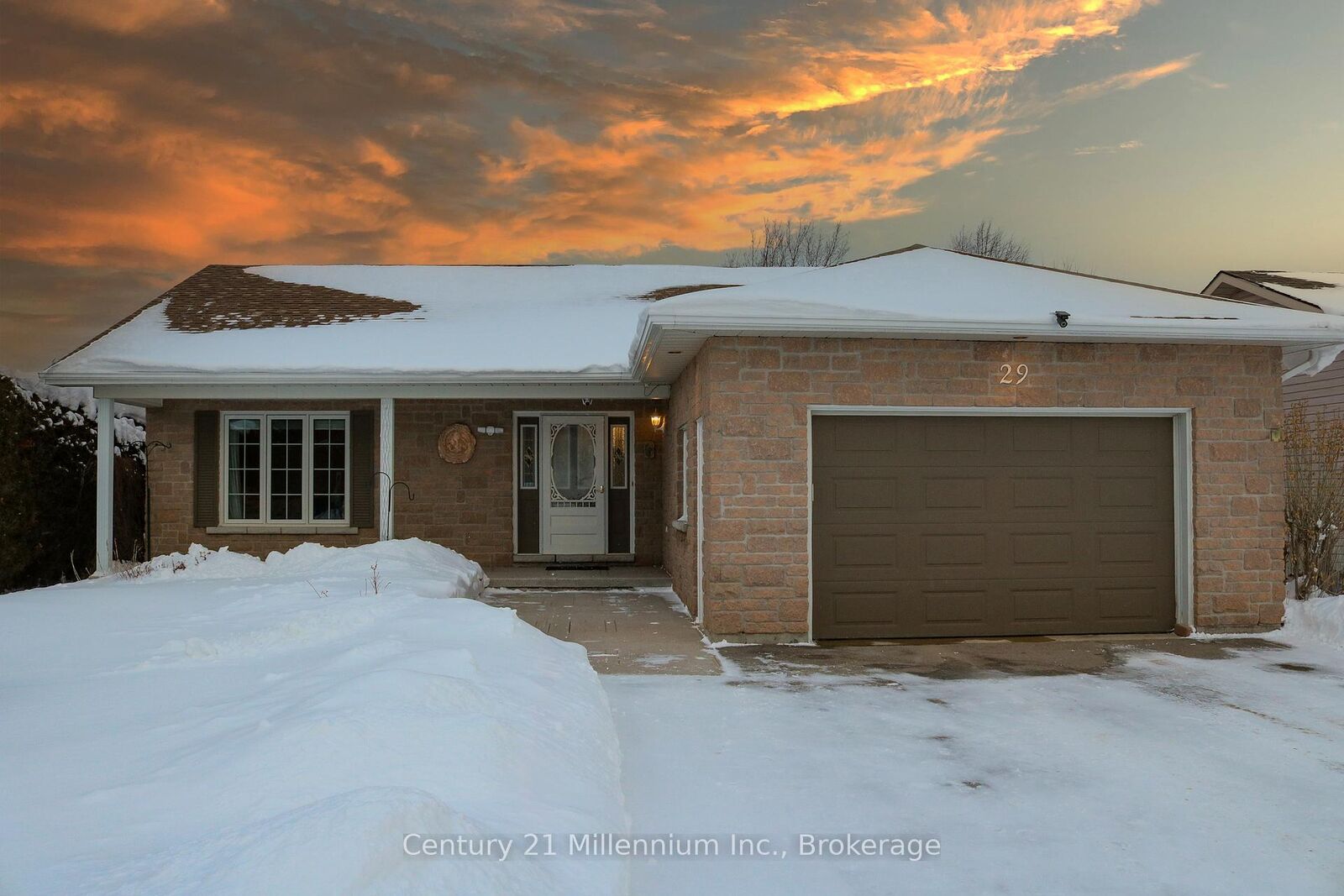 Property Photo:  29 Ridge Creek Drive  ON N4L 1L7 